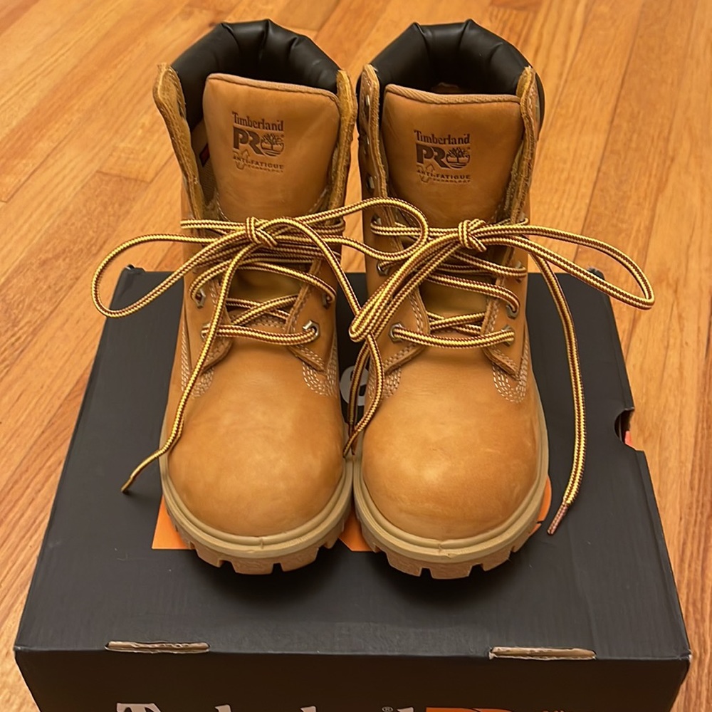 NWT. Timberland PRO. Ladies Steel Toed Construction Boots. Size 7.5. Never Worn